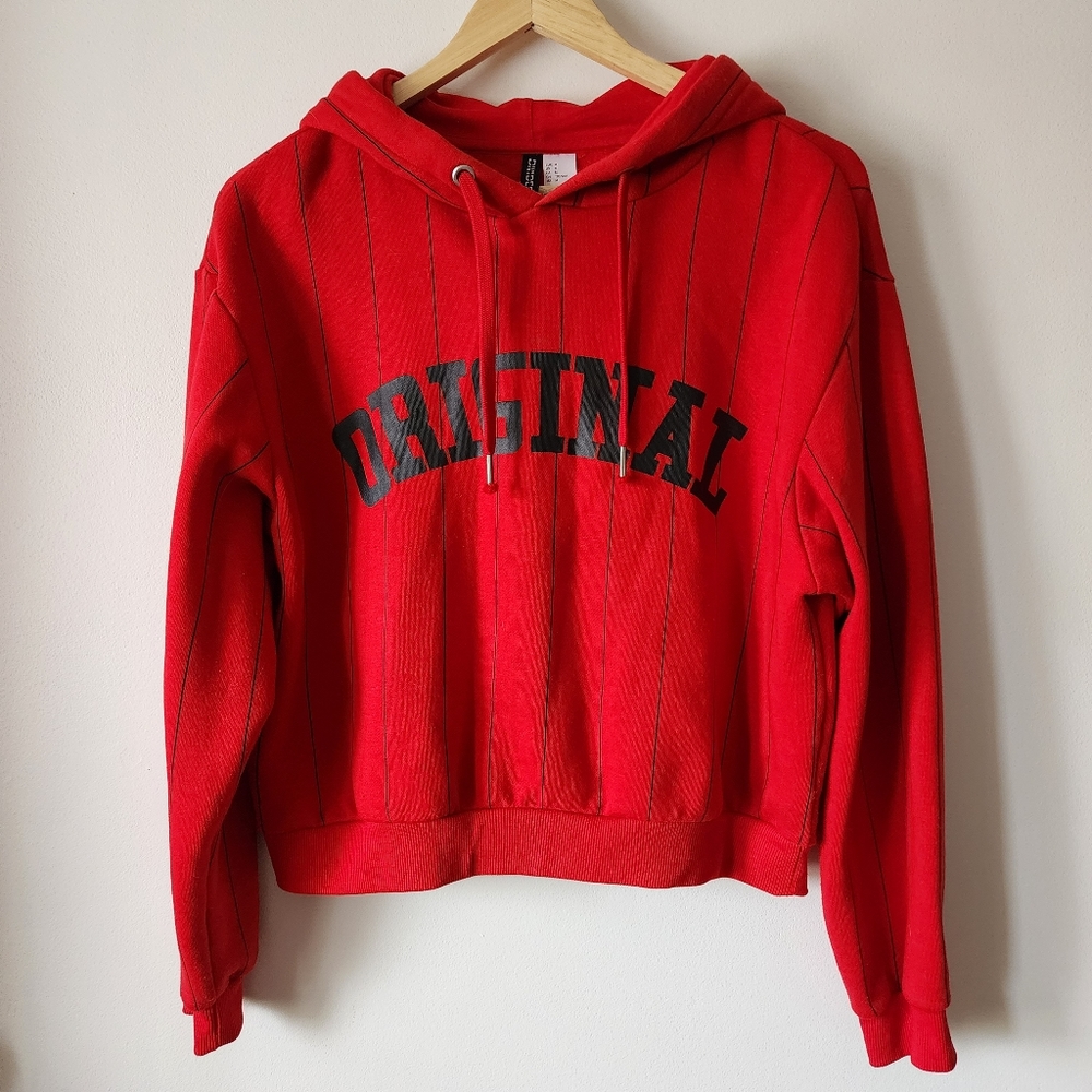 ✨H&M Red & Black Striped Graphic Short Hoodie